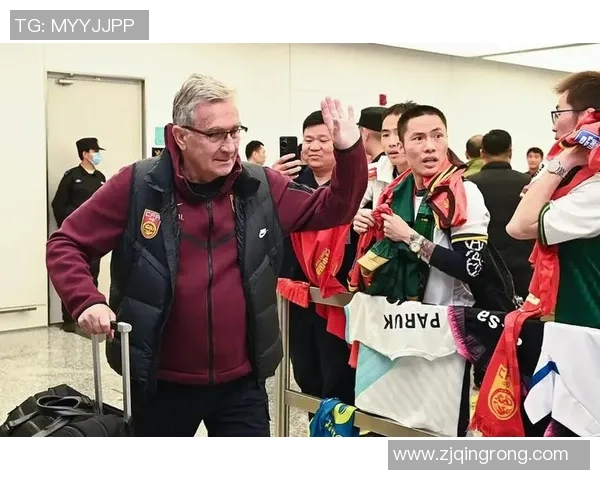 球迷热情追随足球明星的足迹与情感连接探索